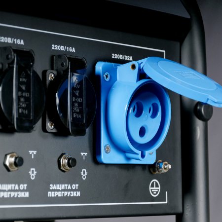 Бензиновый генератор с электростартером и коннектором автоматики FUBAG BS 7500 A ES в Смоленске фото